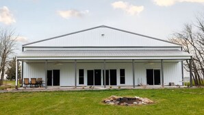 Exterior - Ultimate Country Home Near Lake Shelbyville! (Findlay)