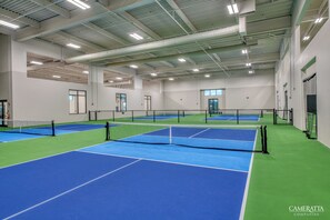 Sports court - 4-bedroom house in beautiful Estero. Pools, Gym. Tennis. Pickleball. Beaches. (Estero)