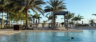 4-bedroom house in beautiful Estero. Pools, Gym. Tennis. Pickleball. Beaches.