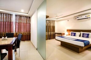 Habitación Confort, balcón, vistas a la ciudad | Escritorio, espacio para trabajar con un portátil, wifi gratis