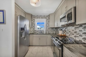Private kitchen - Old River Landing /Jubilee Landing 306/Boaters Welcome/Outdoor Pool (Orange Beach)
