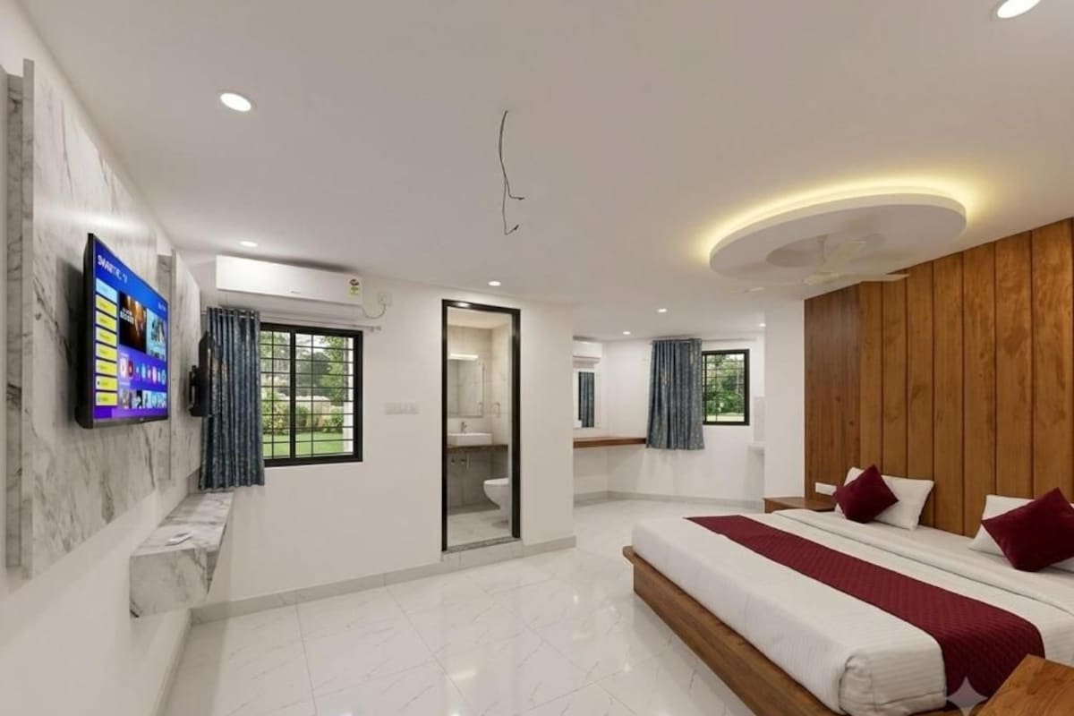 Deluxe Double Room, City View | Free WiFi