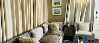 Cozy 1920s Cottage 2BR with Luxurious Beds & Full Kitchen