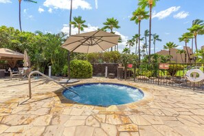 Pool - Kamaole Sands Top Floor 2BR Loft, Ocean View, Mountain View, Beach & Resort Pool (Kihei)