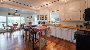 Unclassified image, 5 of 78, button - Old Rag Overlook With Hot Tub, Patios, Game Room (Etlan)