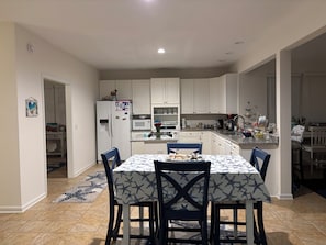 Unclassified image, 3 of 9, button - Marvelous 3-bedroom house with AC in charming Stevensville (Stevensville)