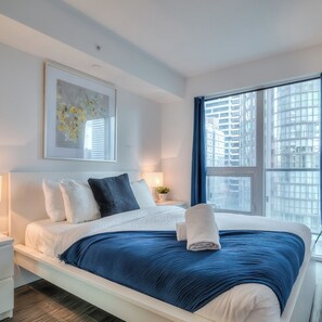 Cortinas blackout, tabla de planchar con plancha y wifi gratis 