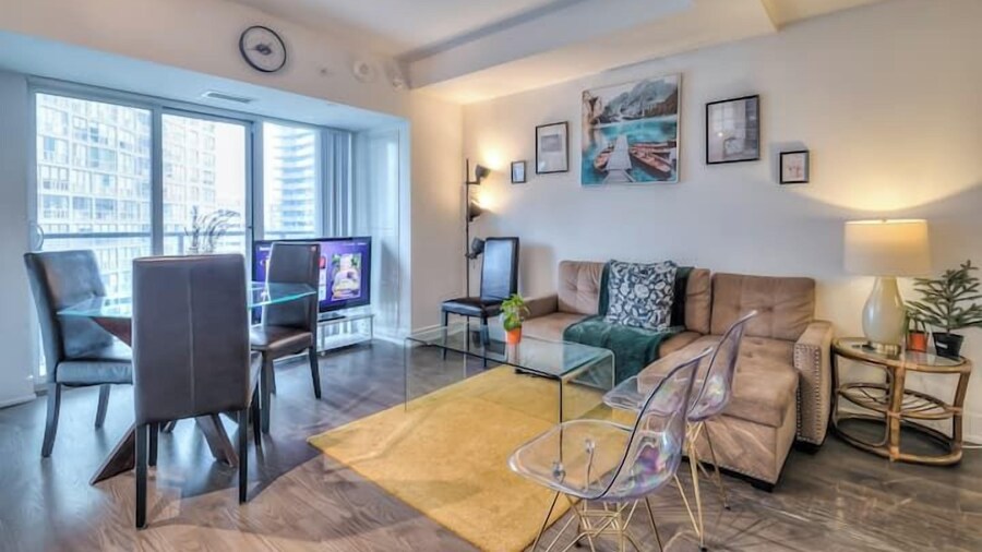 Chic Suites in Downtown Toronto