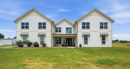Luxury Wedding Retreat in Weatherford, TX