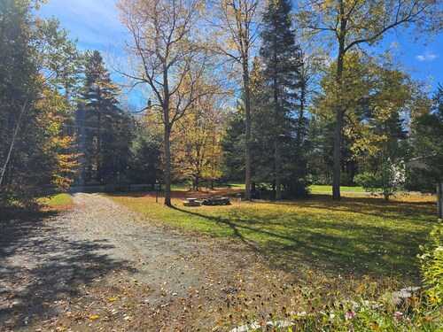 3-bedroom Eden Escape within 30 minutes of a host of Vermont attractions!