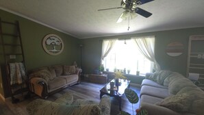 Living area - 3-bedroom house in charming Eden, remote but close enough for necessities. (Eden)