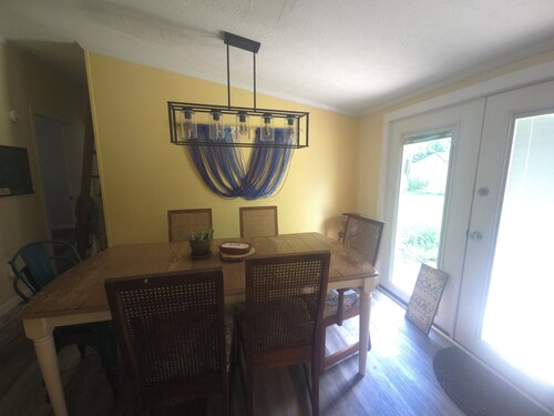 3-bedroom house in charming Eden, remote but close enough for necessities.