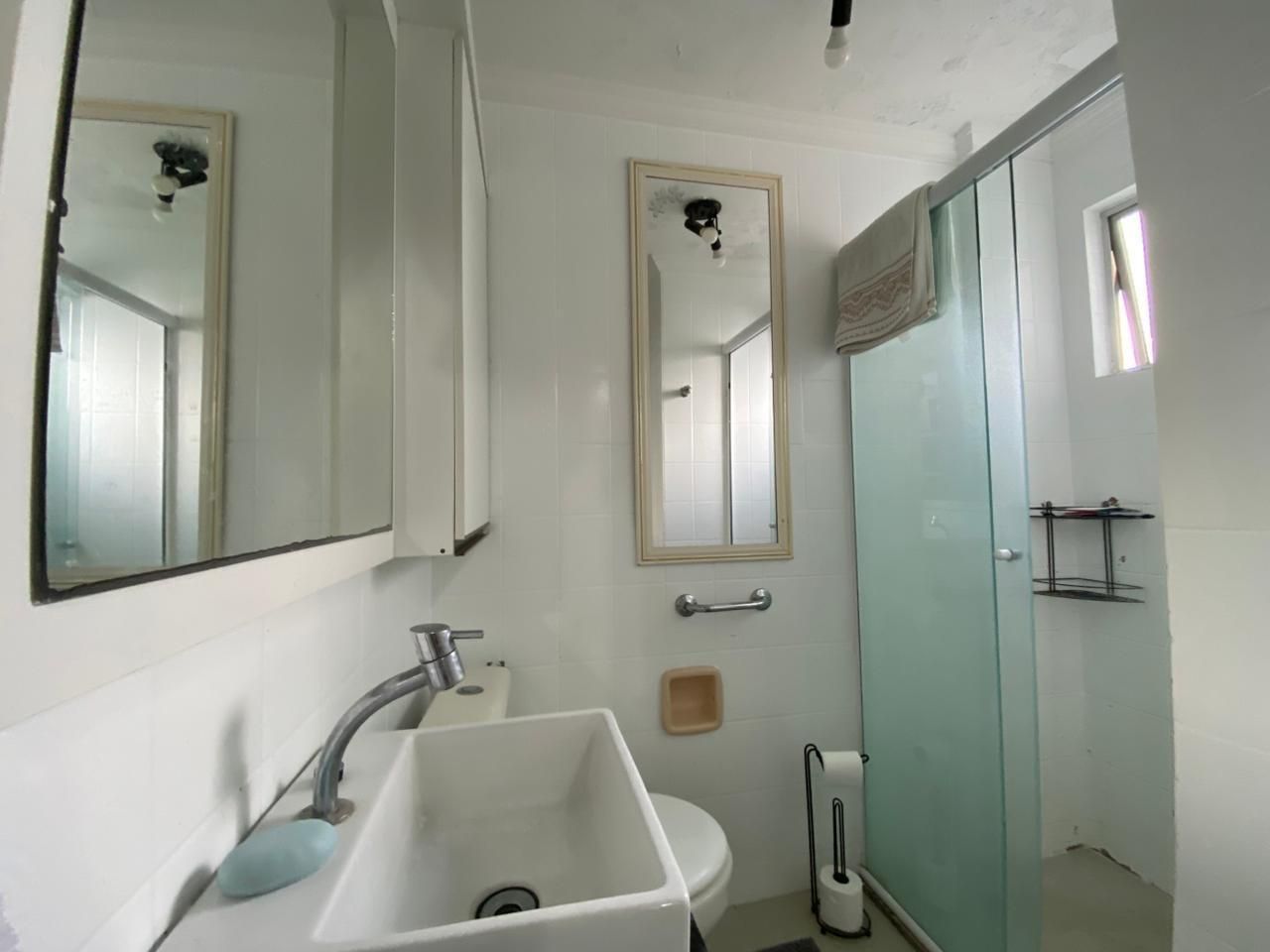 タオル、トイレットペーパー