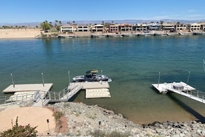 Beach - RIVER FRONT HOME w/ Private Dock (Needles)