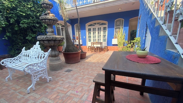 Outdoor dining - HOSTEL & LOFTS CASA LUMA (Guadalajara)