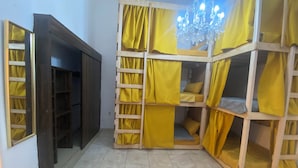 Comfort Shared Dormitory - HOSTEL & LOFTS CASA LUMA (Guadalajara)
