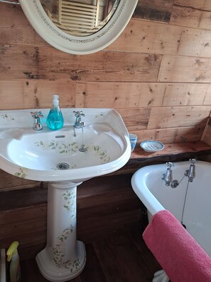 Bathroom - Victorian Railway Carriage within Ancient Barn on Wild Flower Farm (Bures)