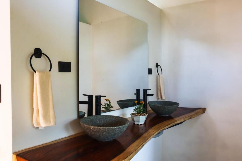 Deluxe Shared Dormitory, Balcony, Mountain View | Bathroom