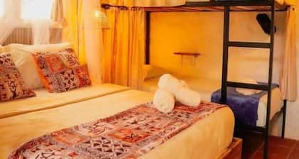TRIBU HOSTAL