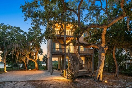 Crosswinds Cottage - Private Waterfront Escape Off The Runway + Golf Cart