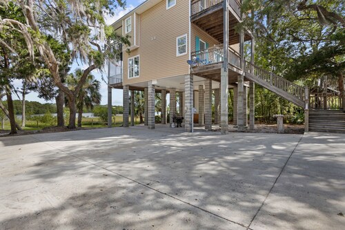 Crosswinds Cottage - Private Waterfront Escape Off The Runway + Golf Cart