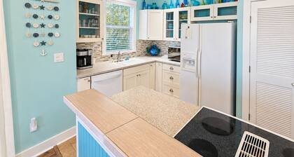 Crosswinds Cottage - Private Waterfront Escape Off The Runway + Golf Cart