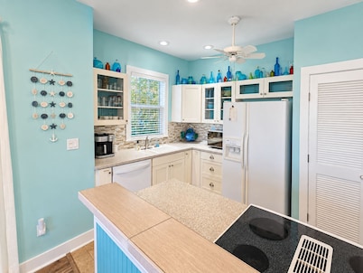 Crosswinds Cottage - Private Waterfront Escape Off The Runway + Golf Cart