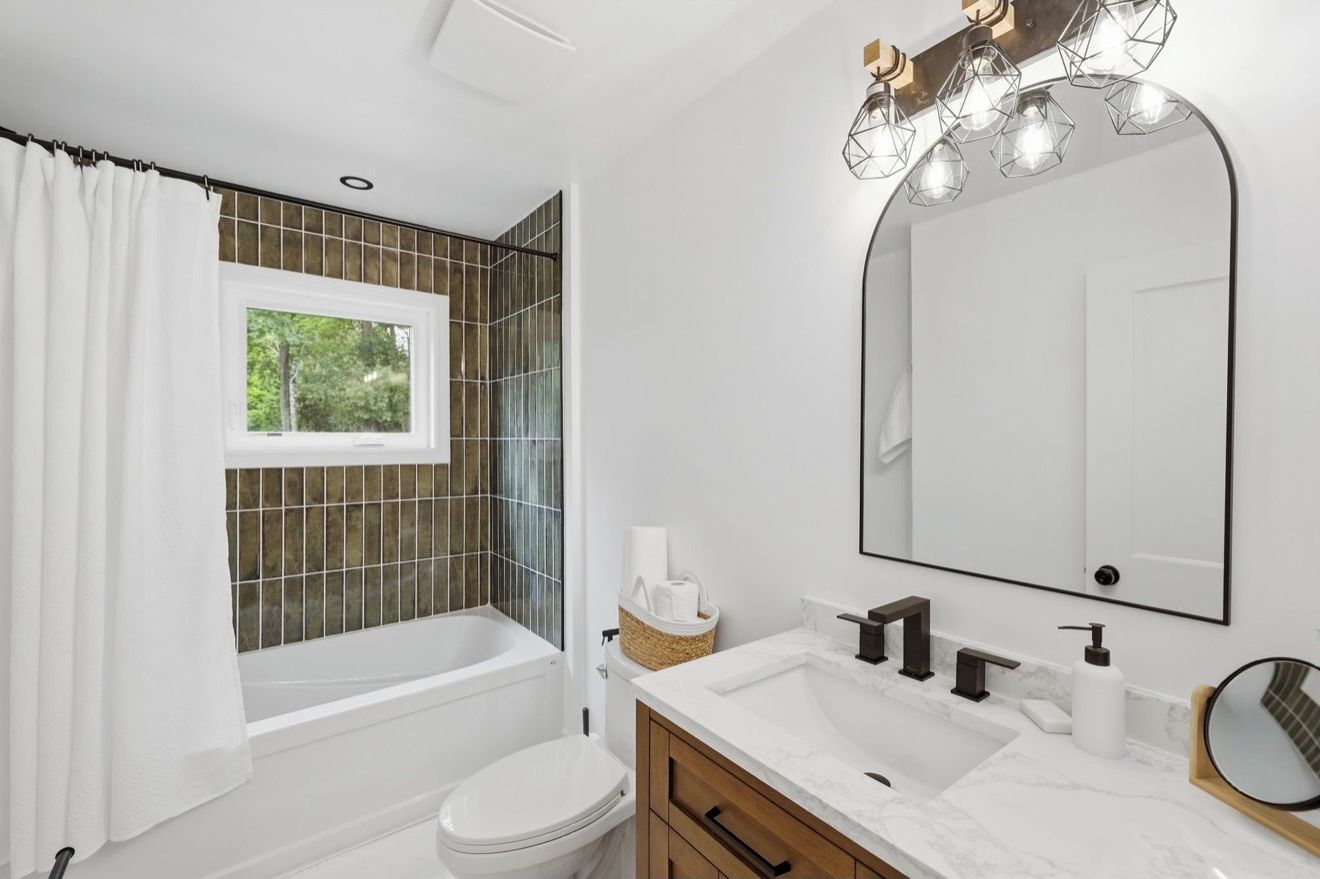 Shower, towels, toilet paper