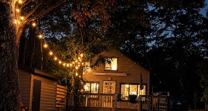 Northern Lakeshore Cottage.