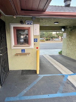 Reception - VEGAS MOTEL (Los Angeles)