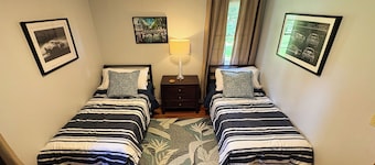 Spacious 3BR Happy Valley Home - WALKING DISTANCE 2 CASINO - Sleeps 6