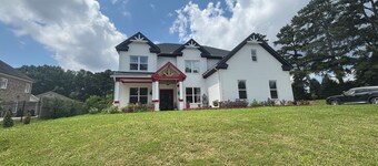 Happy Manor