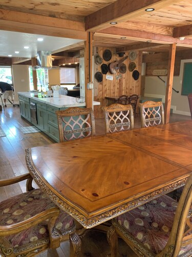 Murt’s Lodge at Red Canoe Lodge Historic Lake Whitney Resort, Totaly Reimagined