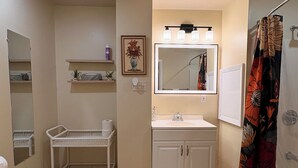 Bathroom - Point Breeze Haven (Pittsburgh)