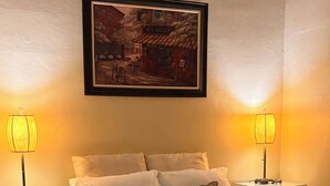 Room - Point Breeze Haven (Pittsburgh)