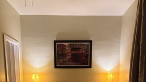 Room - Point Breeze Haven (Pittsburgh)