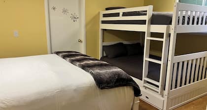 Pet Friendly Lakeview Suite with Private Hot Tub