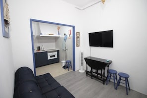 Living area - Discoveries House – Maritime Charm & River View in Alenquer (Alenquer)