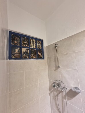 Bathroom - Discoveries House – Maritime Charm & River View in Alenquer (Alenquer)