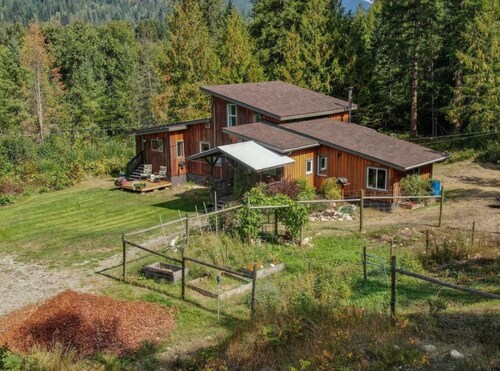 Farm stay on acreage in rural setting