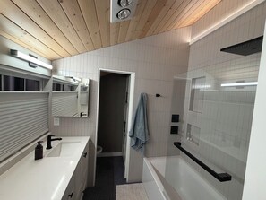 Unclassified image, 4 of 21, button - TRULY UNIQUE, NEW CONSTRUCTION BARN-APT with a BEAUTIFUL VIEW and GREAT LOCATION (Campton)