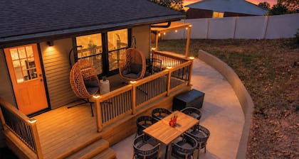 Knoxville Modern-Hot Tub-Lounge-Gym-Pet Friendly