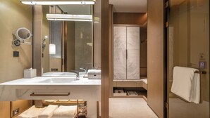 Deluxe Suite | Bathroom - LANZHOU AIRPORT FLIPORT HOTEL (Lanzhou)