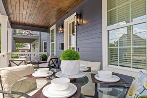 Unclassified image, 2 of 75, button - Designer 5BR Downtown Retreat Sleeps 10-12 (Chattanooga)