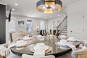 Unclassified image, 5 of 75, button - Designer 5BR Downtown Retreat Sleeps 10-12 (Chattanooga)