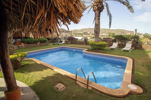 Playa Moreno Piscina y vista al mar
