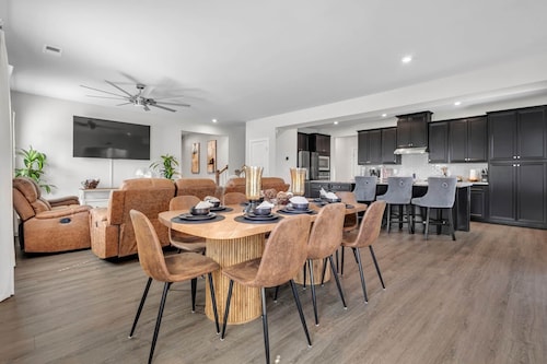 Spacious 5BR Home | Work, Relax & Stay Together