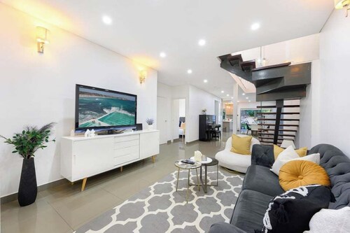 Spacious 5BR Home Near Westmead and Parramatta