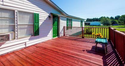 Peach County Farmhouse w/ Deck & Fireplace