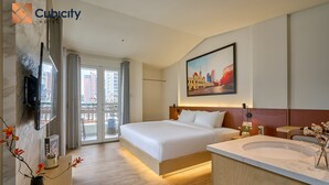 Habitación Deluxe doble, vistas a la ciudad | Ropa de cama de alta calidad y edredones de plumas